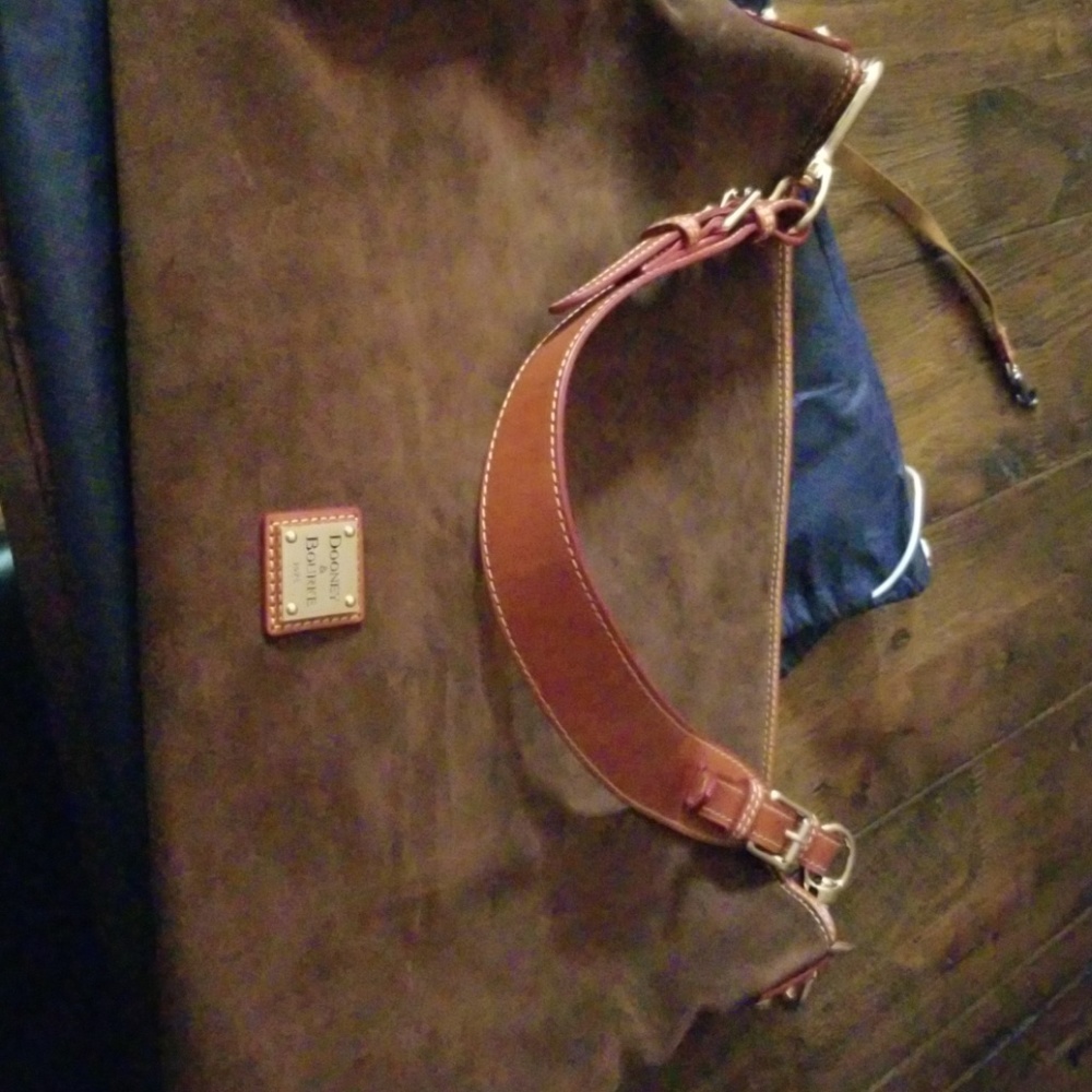 Dooney & Bourke (Brand new)  12 x 18